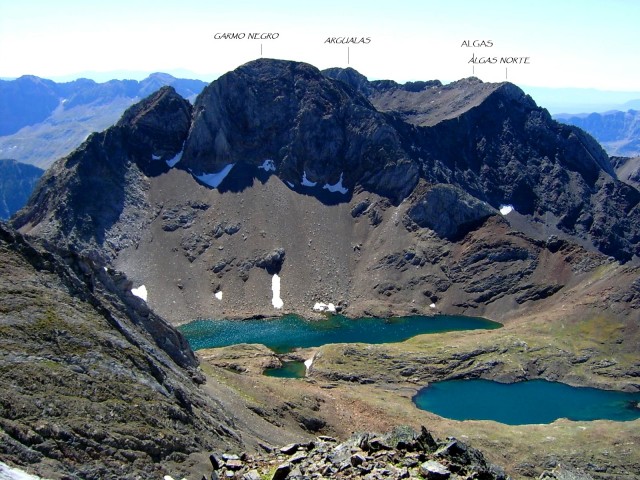 Ascensió a un 3000: Garmo Negro (3066 m)